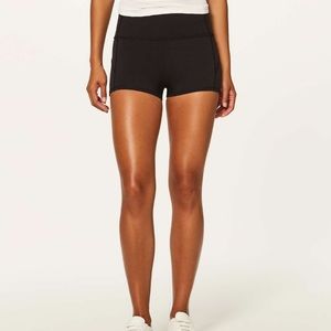 Lululemon in movement short NWOT